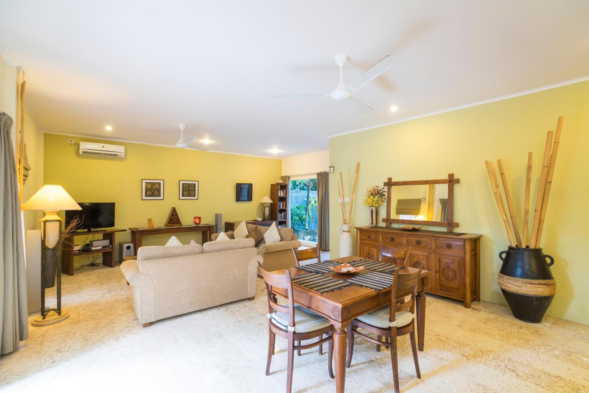 Beach Melati Apartments Легиан Экстерьер фото